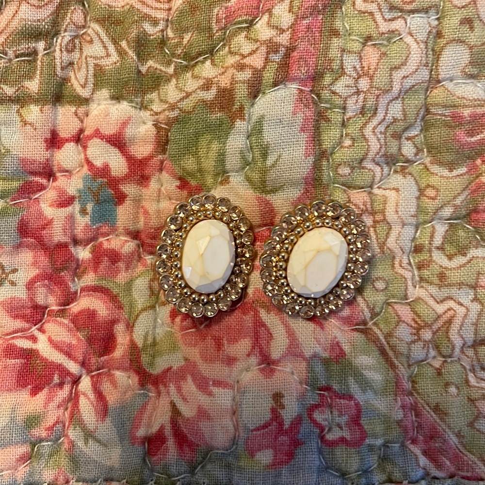 Kate spade stud earrings